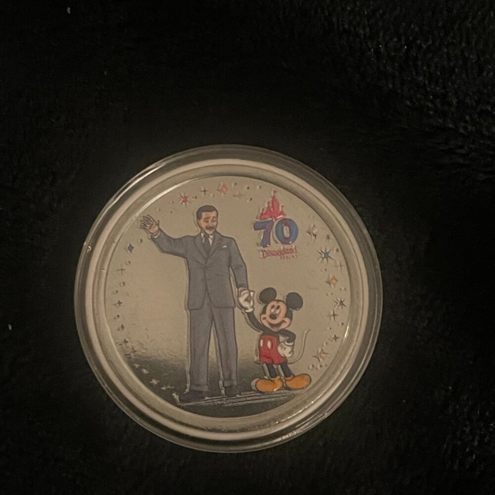 Disneyland 70th Celebration Medallion Set Mickey Minnie Walt Disney - Picture 4 of 7